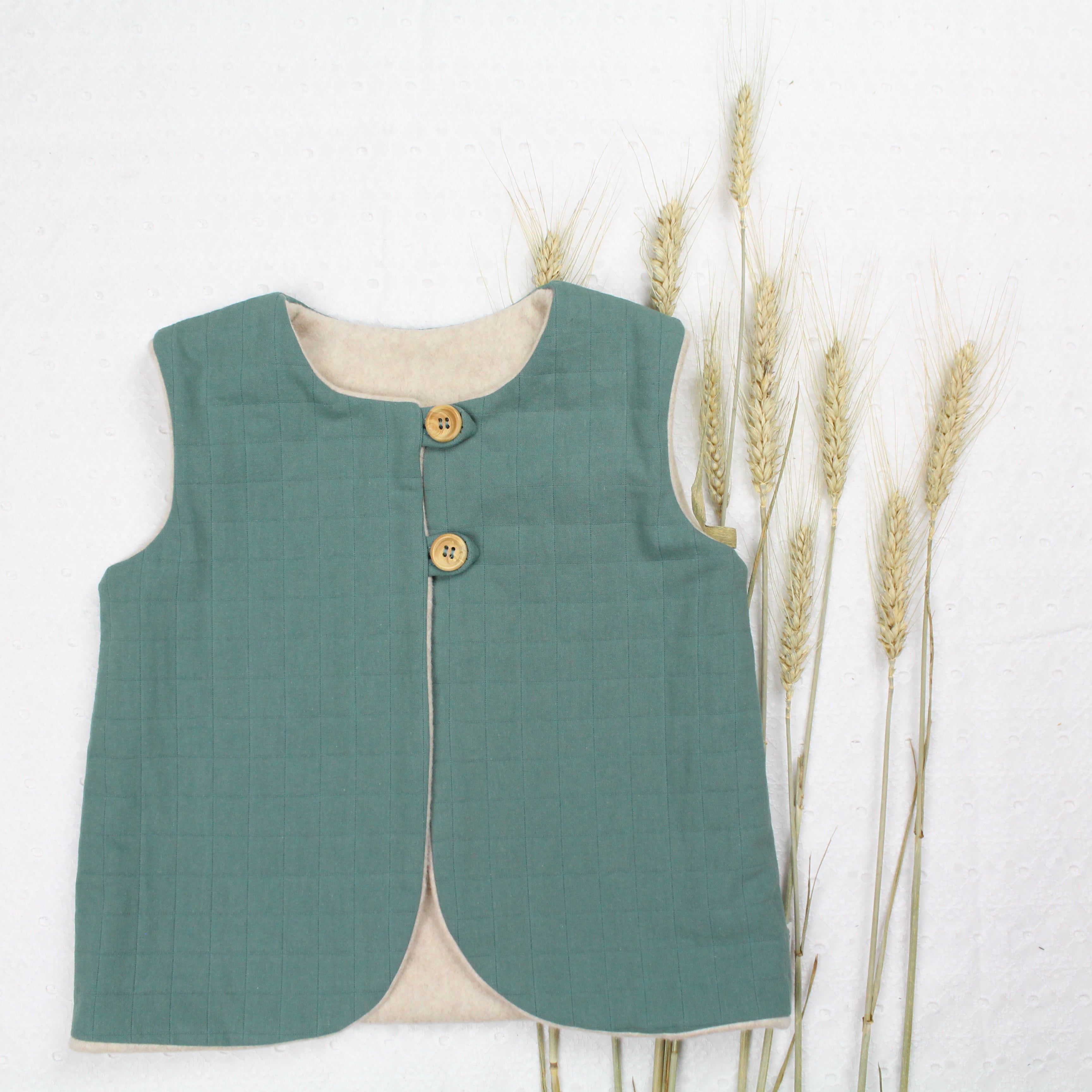 Aulnes gilet sans manche couleur céladon, coton labellisé.