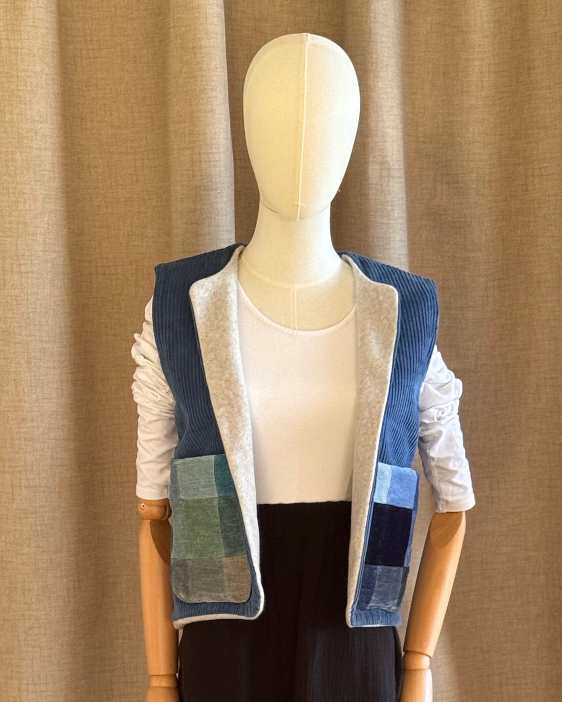 Gilet sans manche velours patchwork bleu face