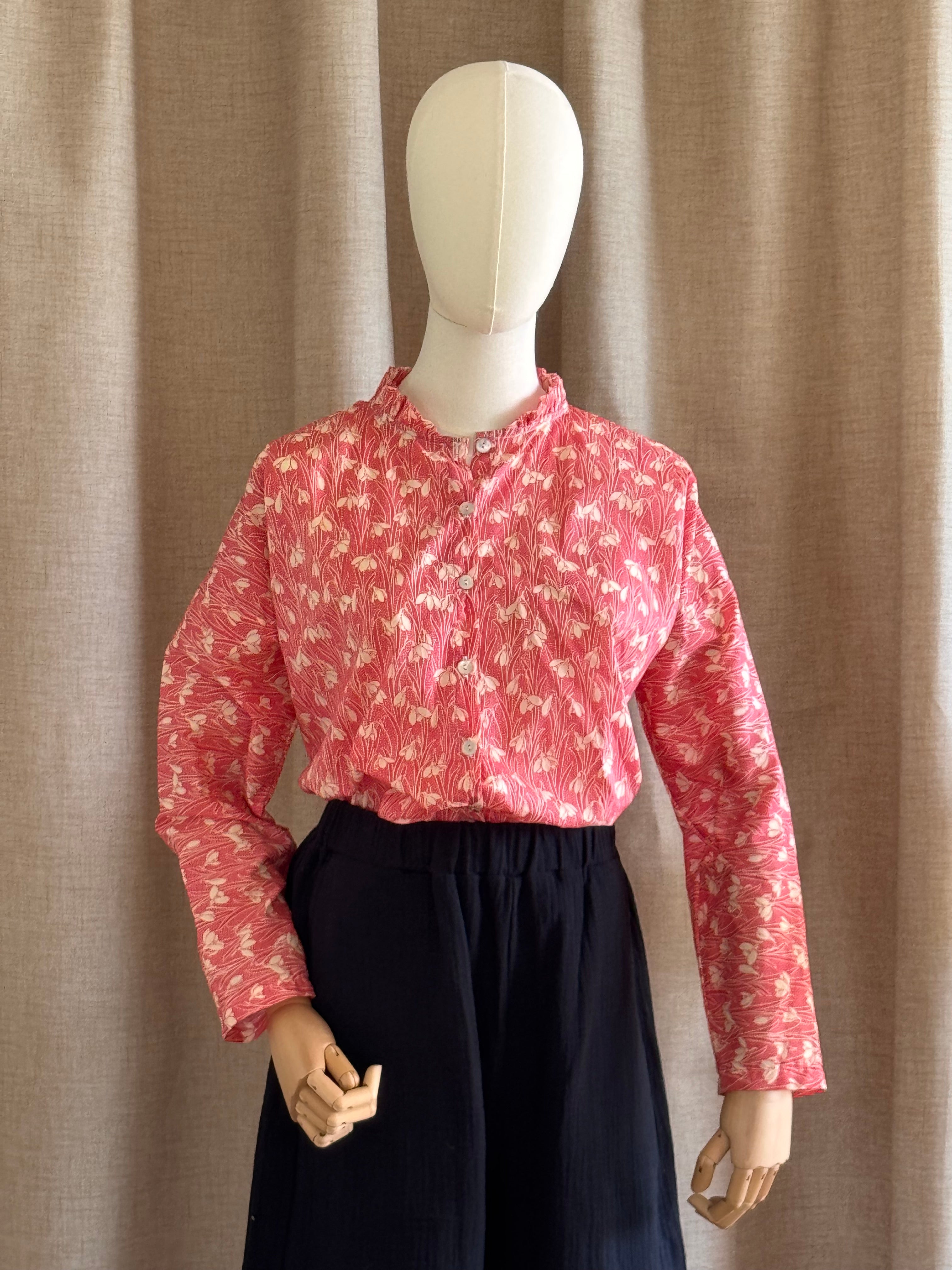 CHEMISE A COL FRONCE - Motif floral corail