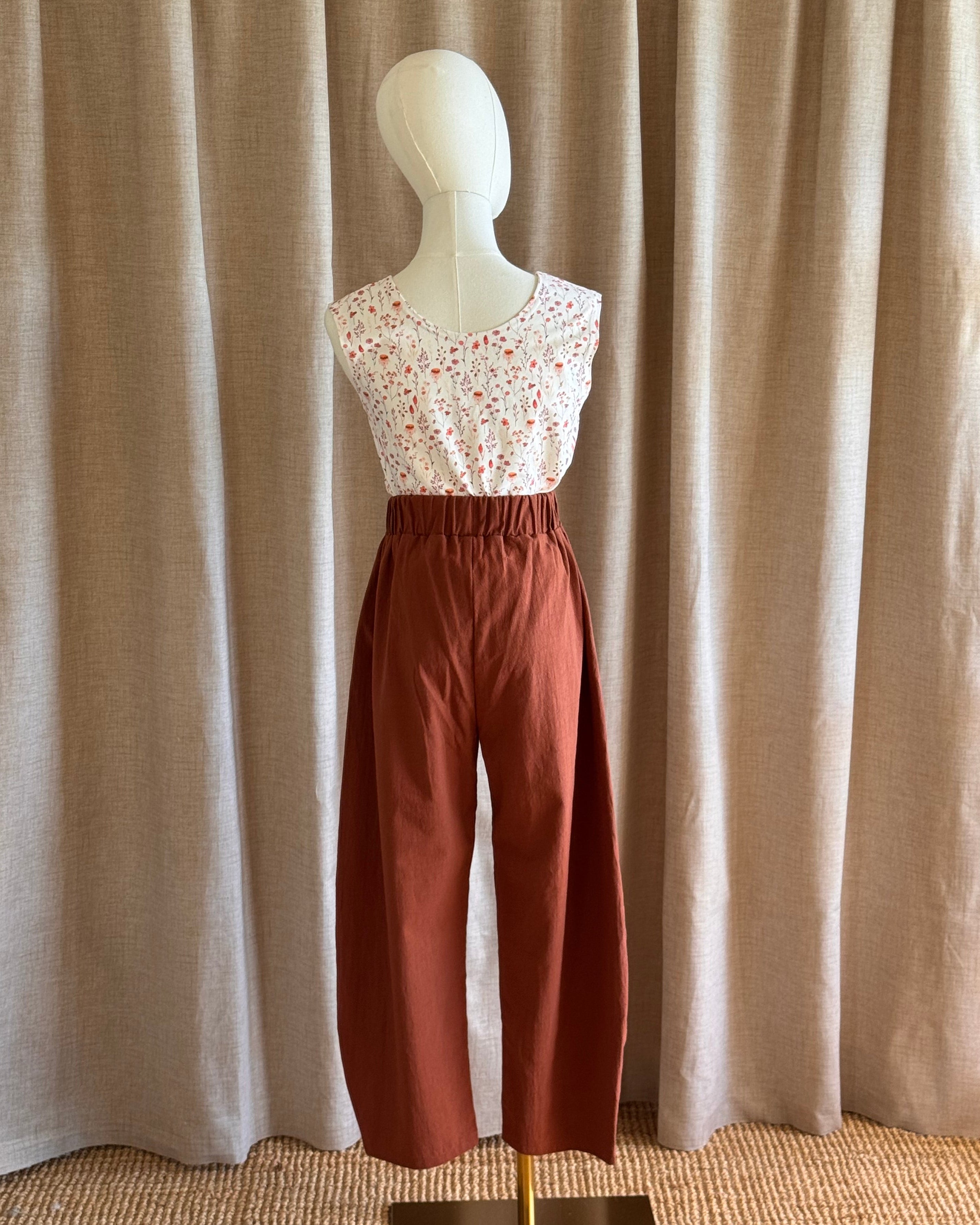 Pantalon barrel leg ocre brule de dos
