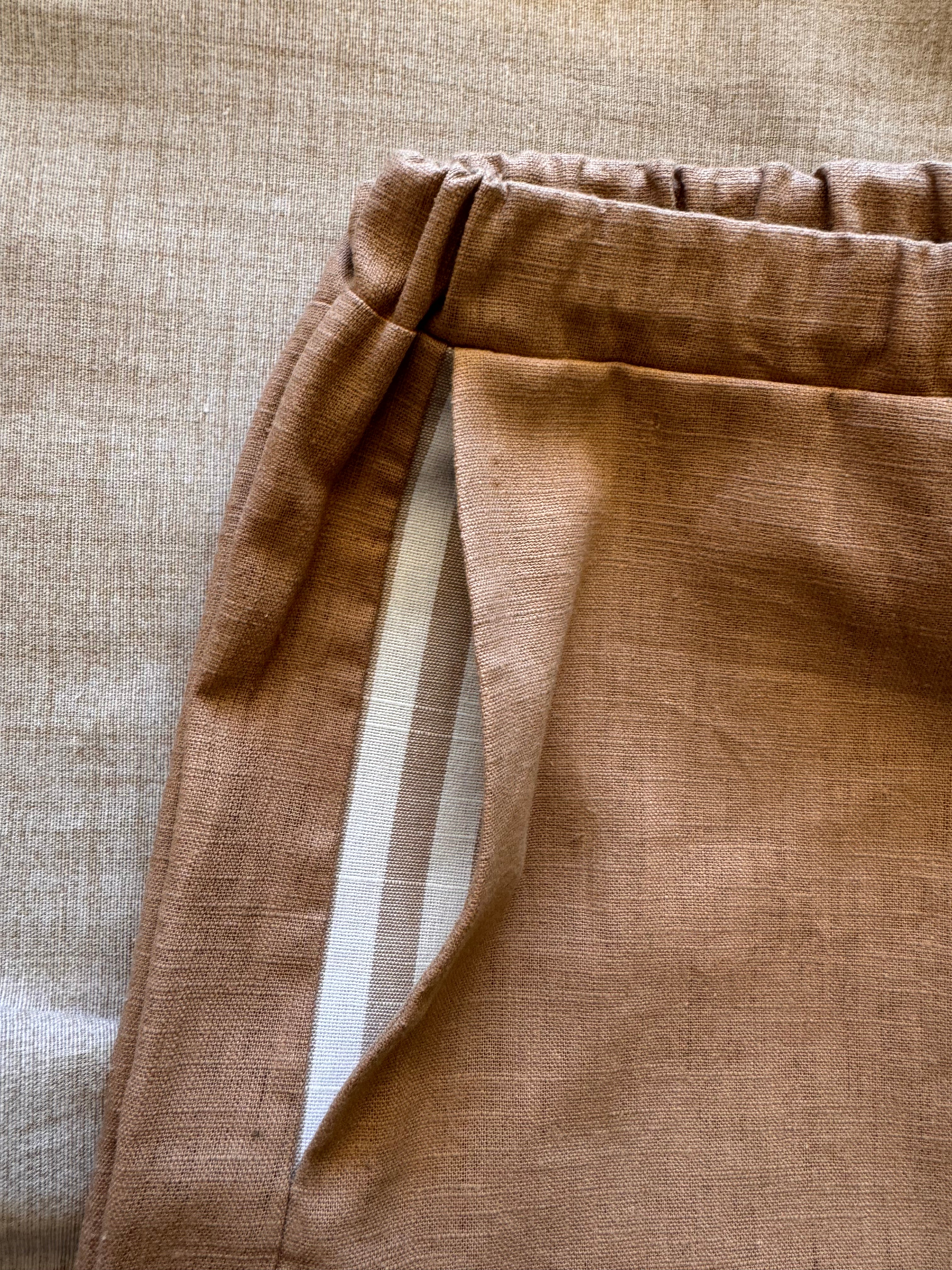Pantalon barrel leg terre de sienne poche droite
