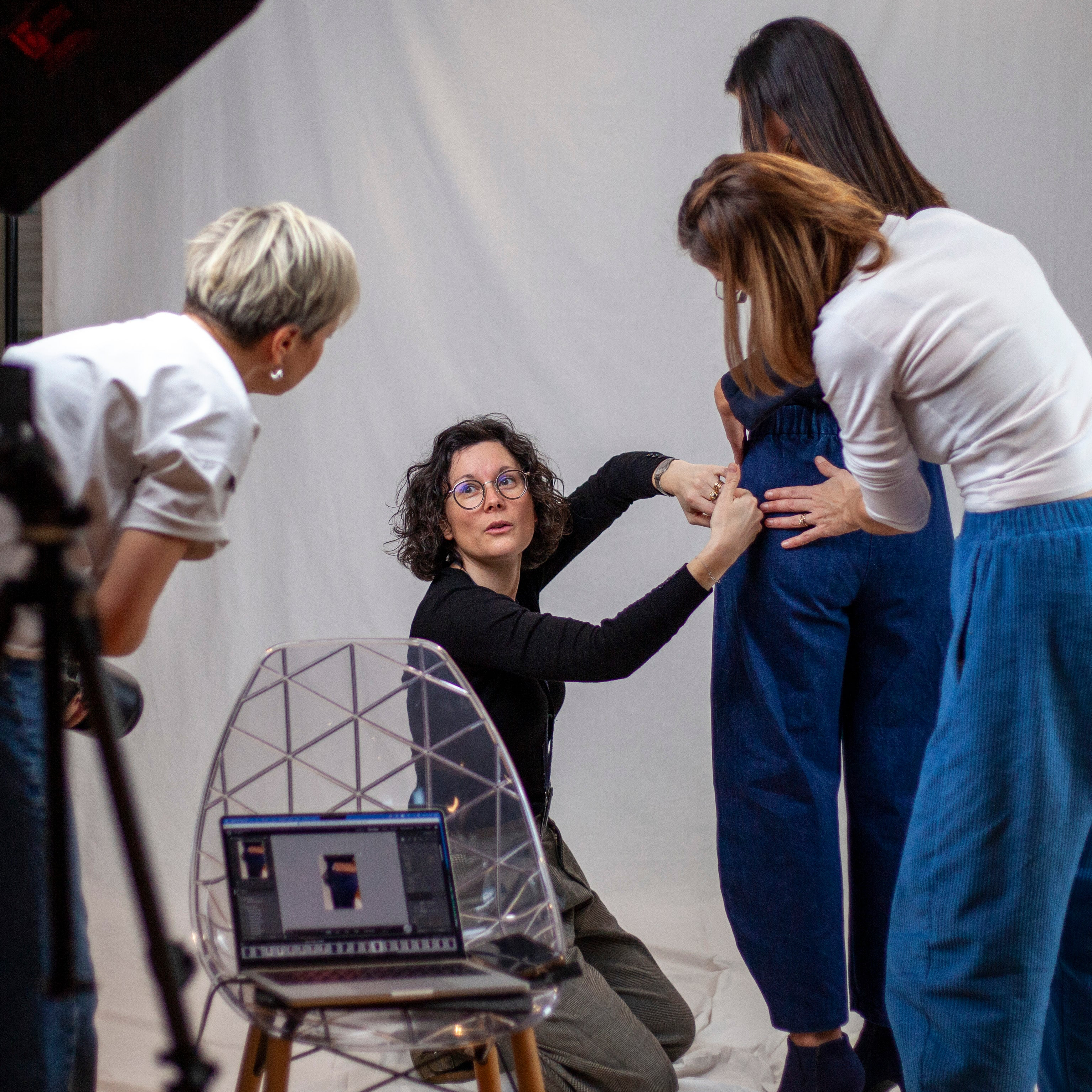 Colette et son équipe lors d'une séance shooting