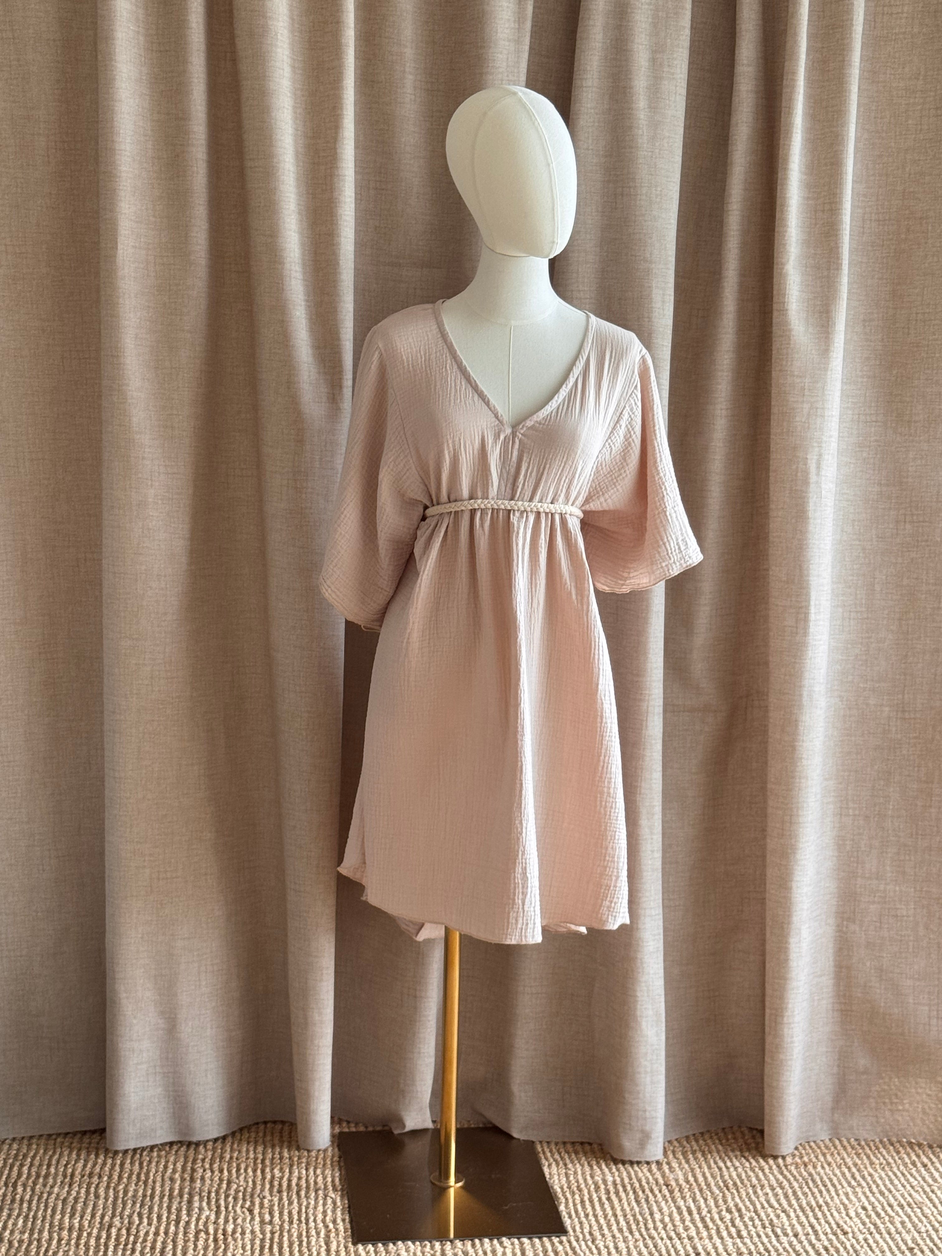Robe baby doll double gaze lait d'avoine ceinturée de face