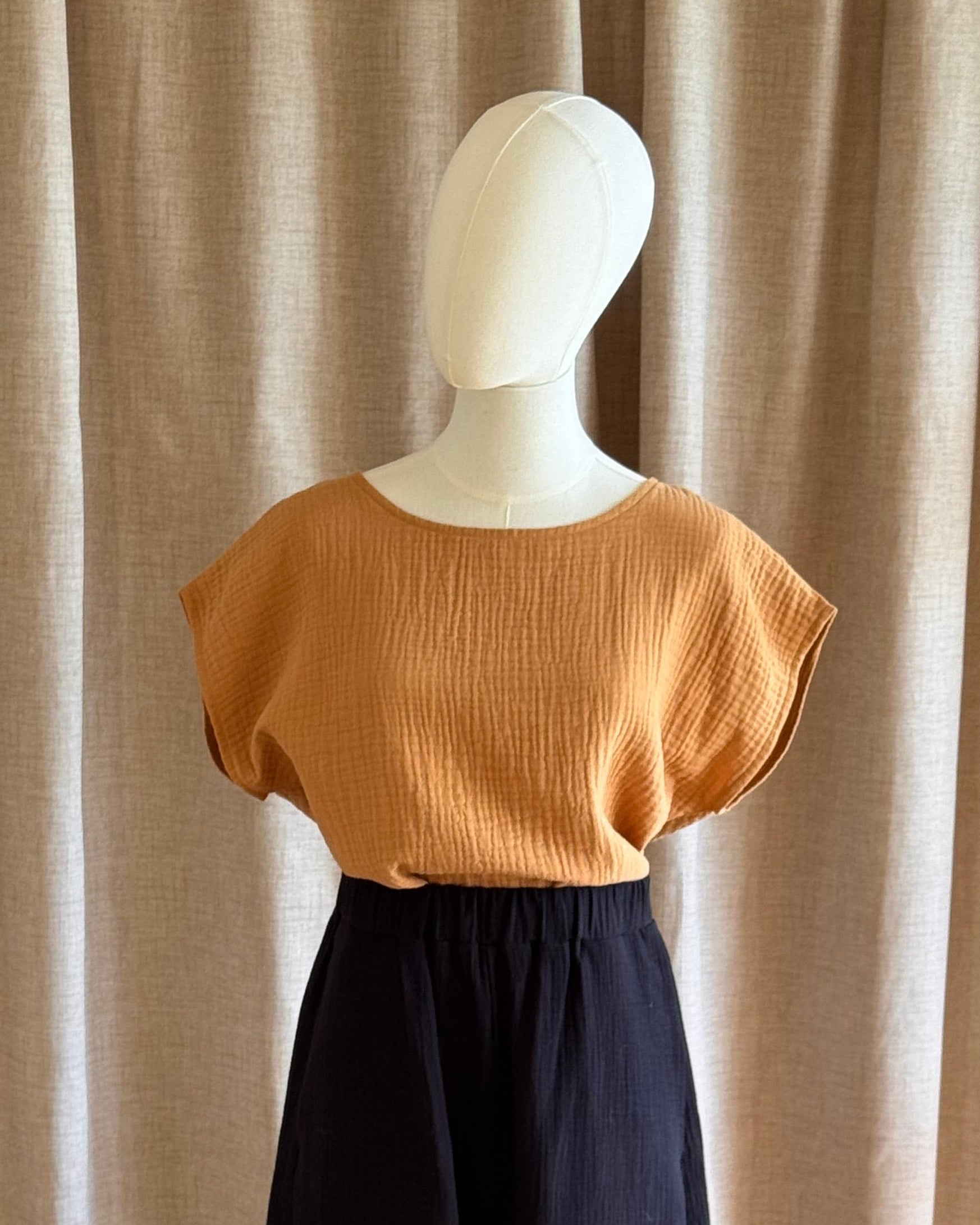 Top ample avoine dorée double gaze de face