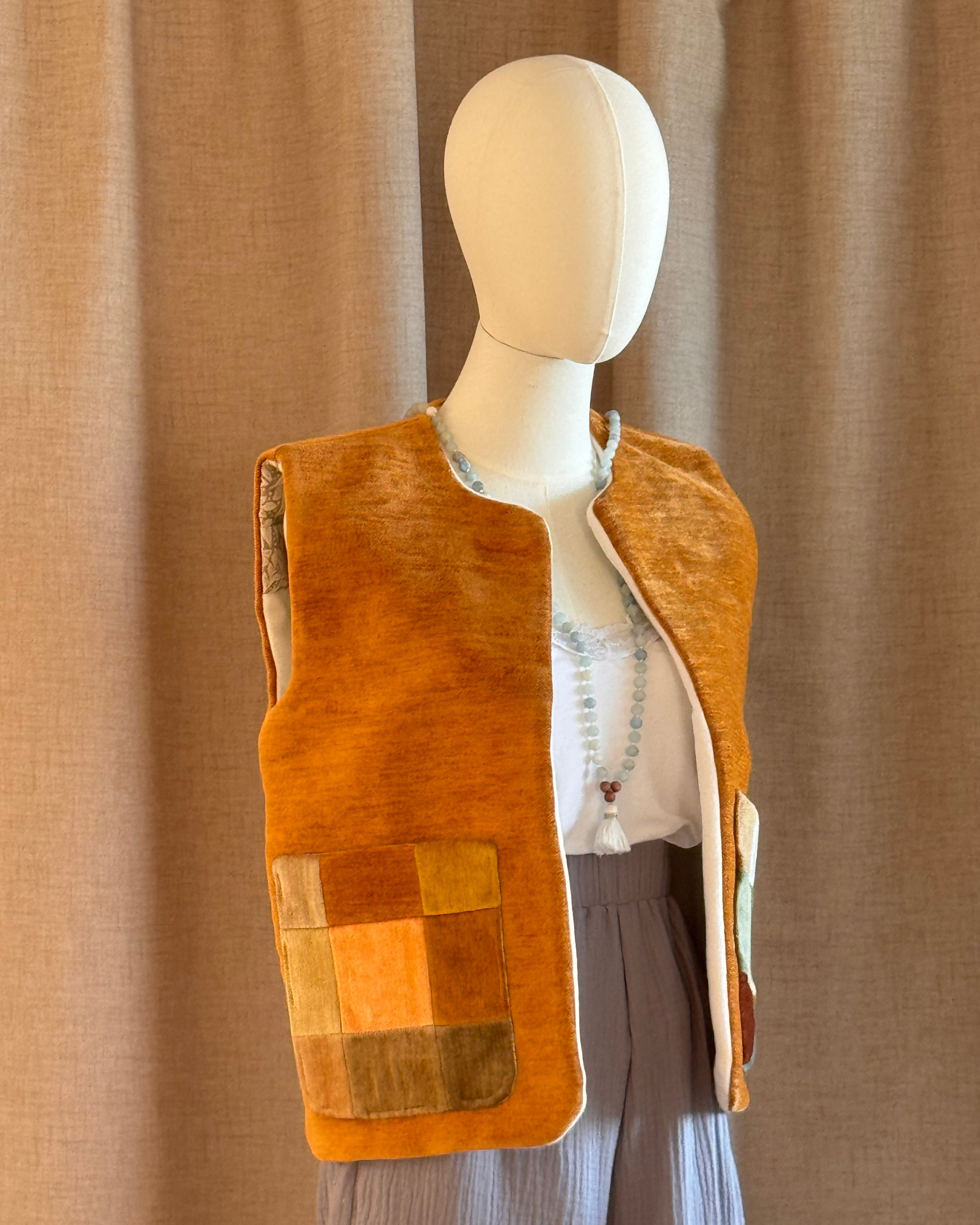gilet sans manche velours chenille patchwork ocre droit