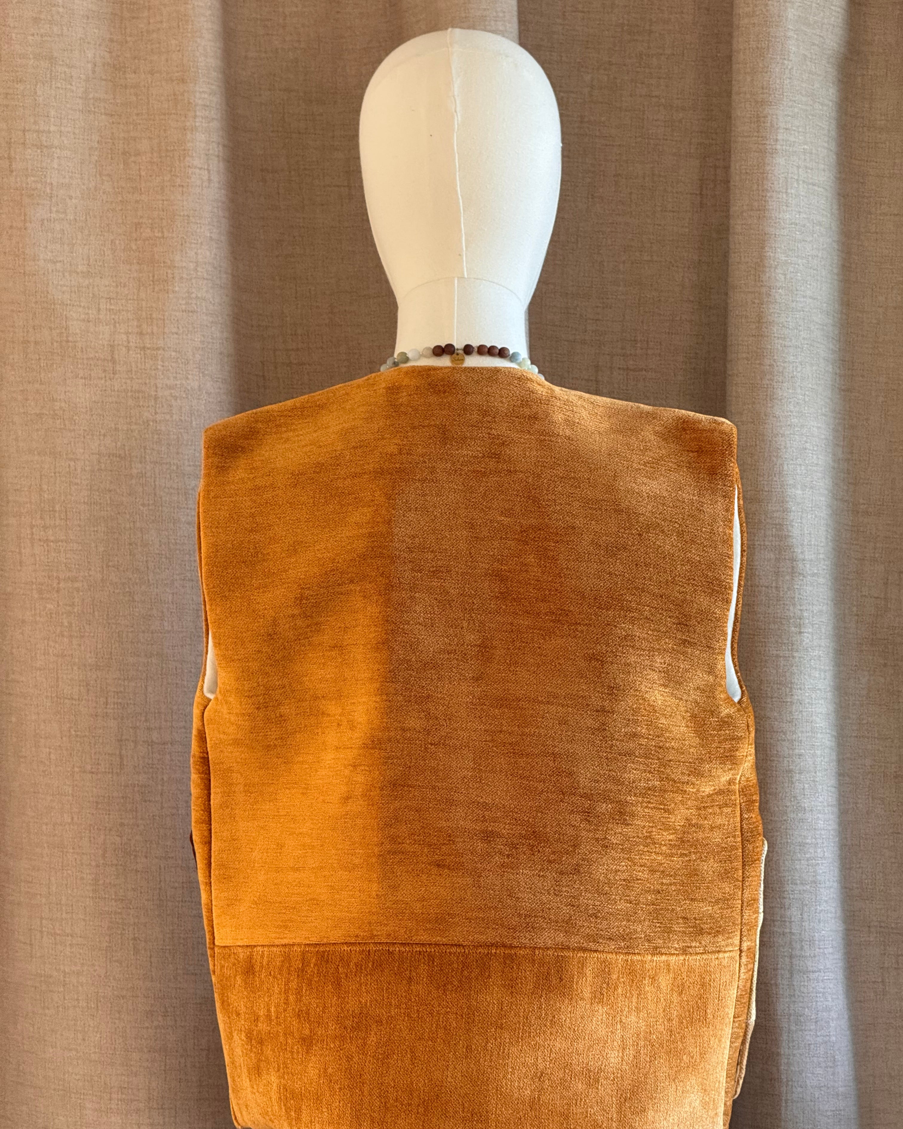 gilet sans manche velours chenille patchwork ocre dos