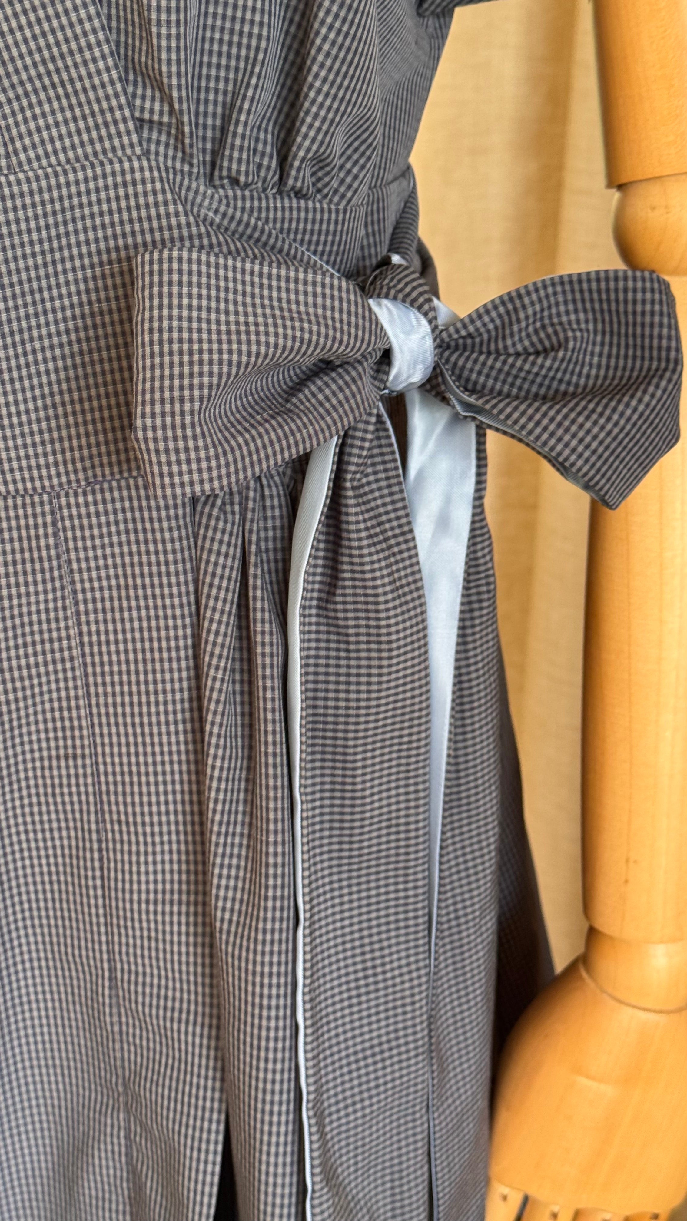 robe portefeuille cobalt et titanium de dos detail ceinture