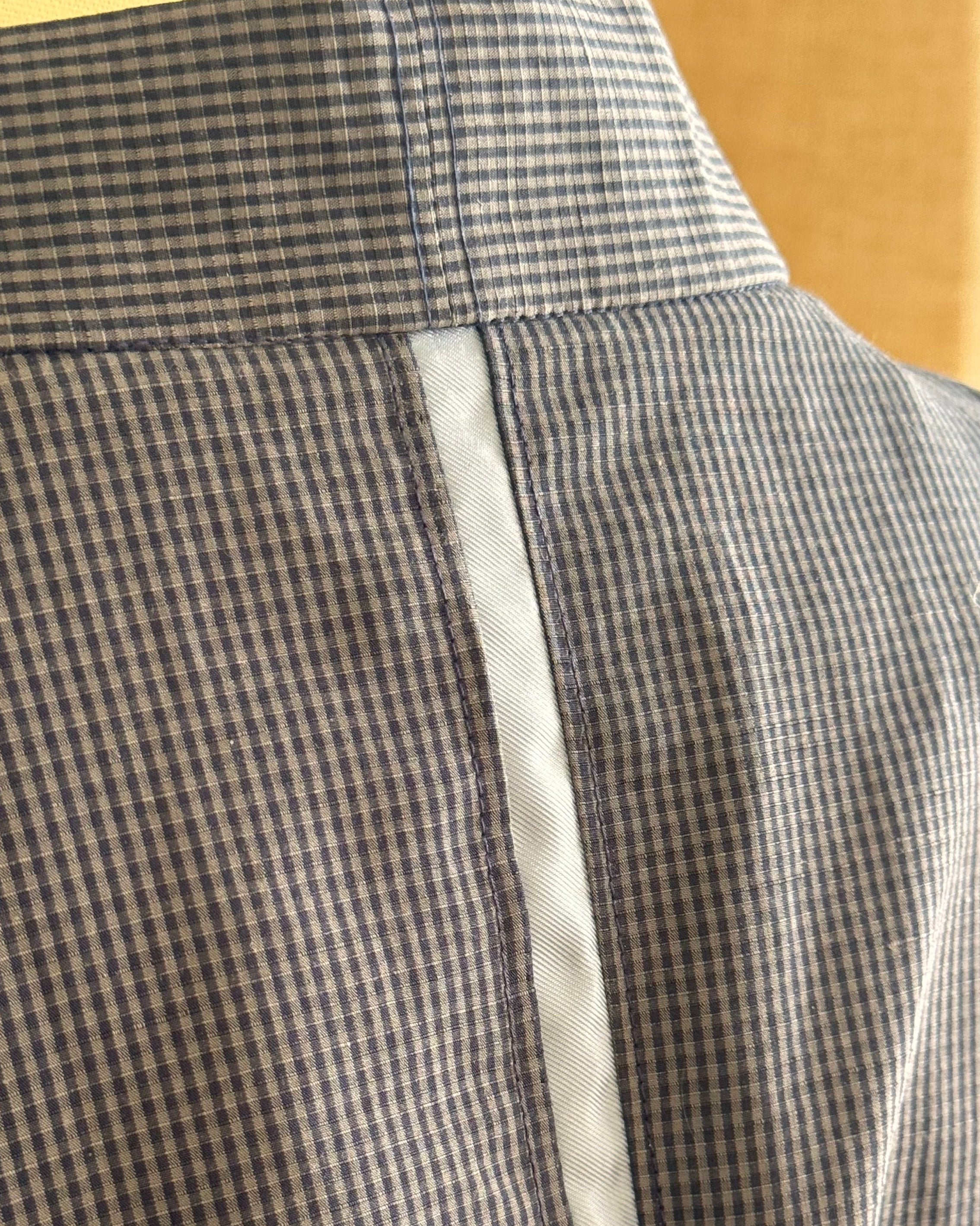 robe portefeuille cobalt et titanium de dos dötail ligne