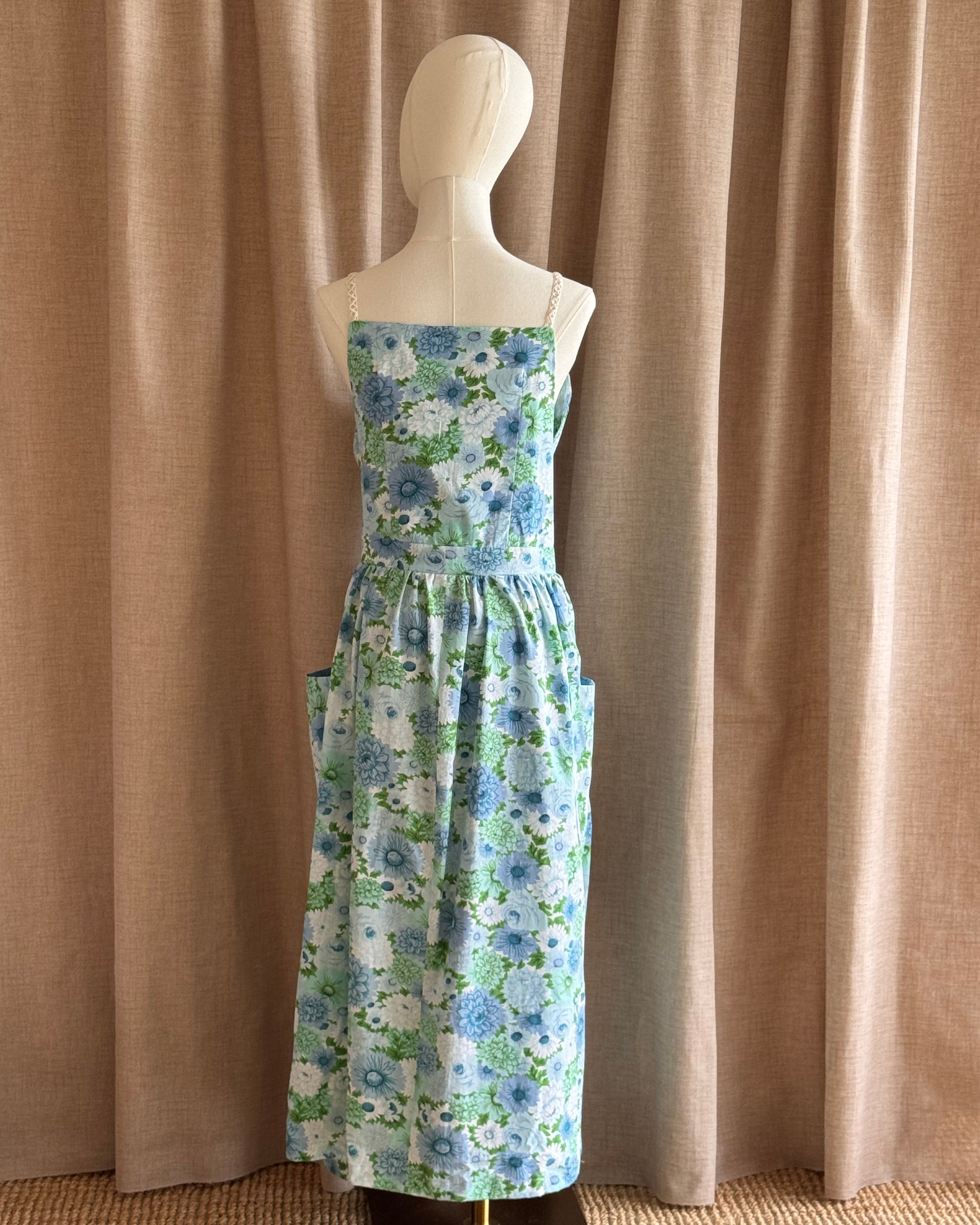 robe tablier motif floral de dos
