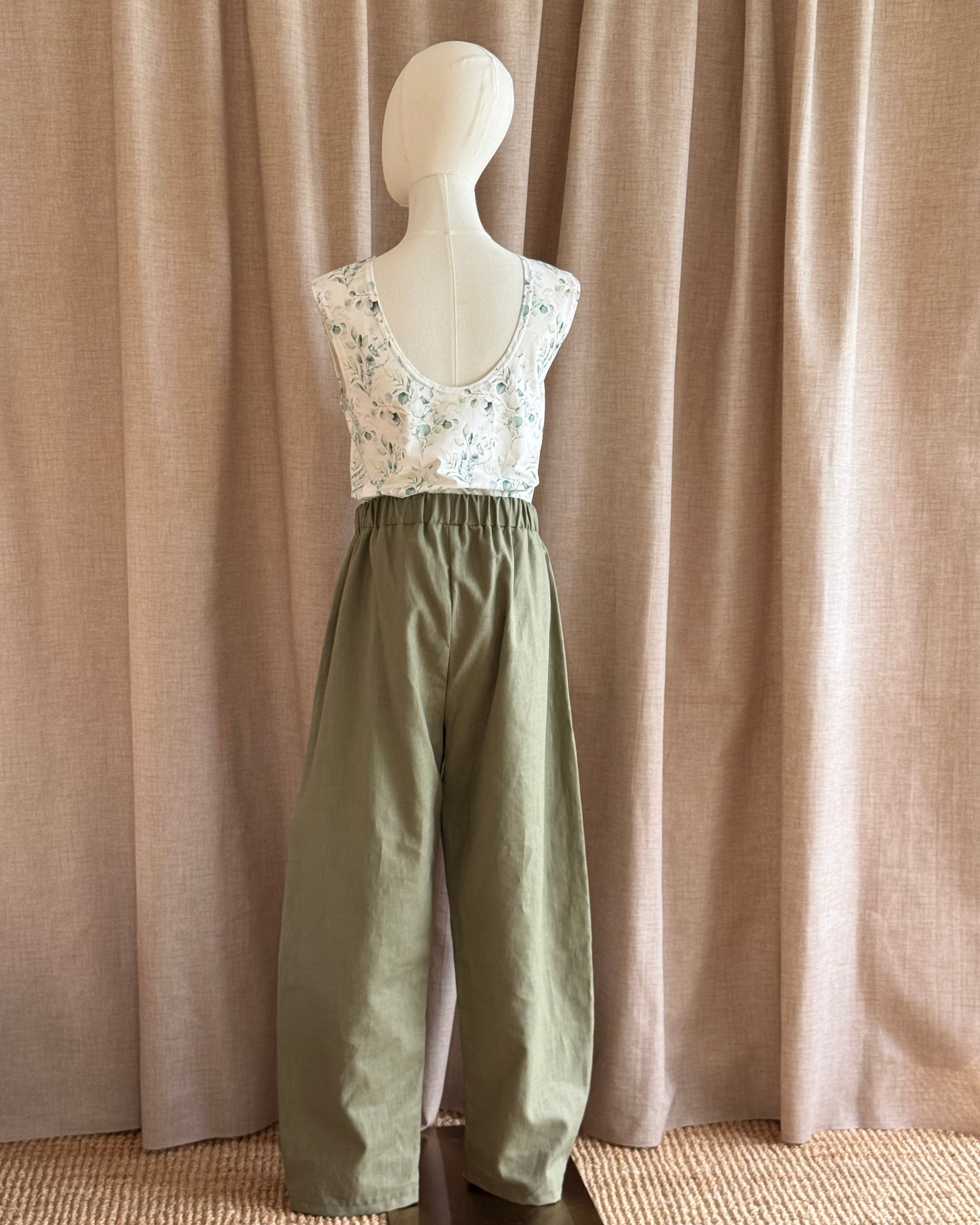 top reversible motif vegetal de dos decollete dos plan large